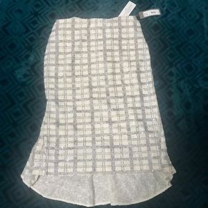 NY & Co- Eva Mendes Cream & Silver Fishtail Skirt